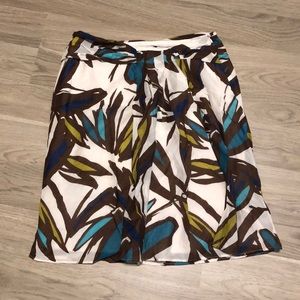 Nine West knee length skirt. Size 6
